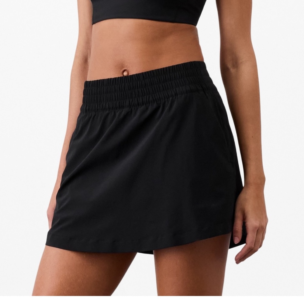 Athleta Weekender high rise 14” run short